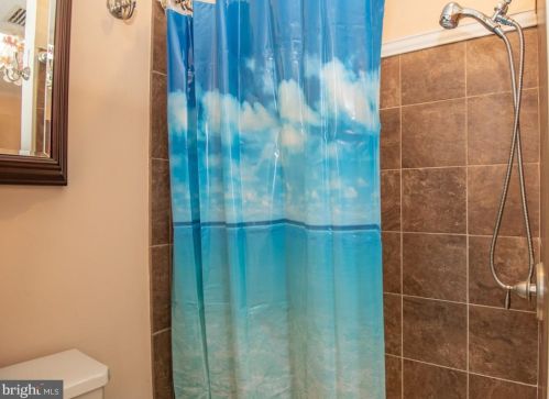 115 Dovefield Dr, Lancaster PA  17603-4687 exterior