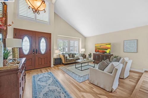 6925 Corte Mercado, Pleasanton, CA 94566-8606