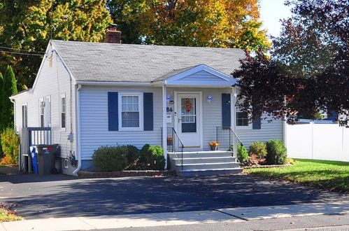 484 Brook St, Bristol, CT 06010-4509