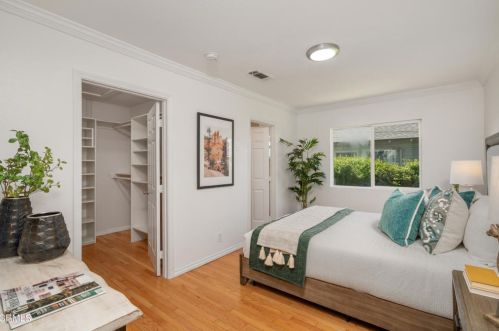 1122 Spazier Ave, Glendale CA  91201-1320 exterior