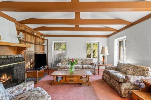 5733 Canyonside Rd, Glendale, CA 91214-1504