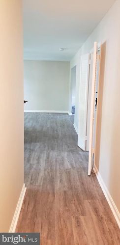 7918 Edinburgh Dr, Springfield VA  22153-2905 exterior
