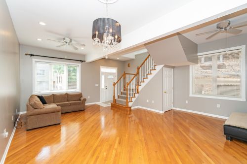 2548 Superior St, Chicago, IL 60612-1109