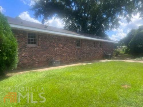 295 Castlegate Cir, Carrollton, GA 30116-8637