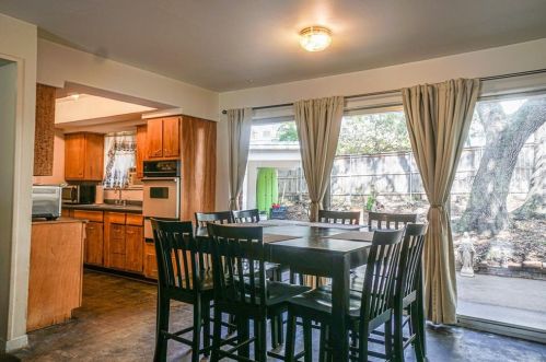 408 Cherry Hill Dr, Austin, TX 78704-7091