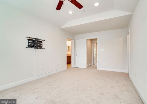 7892 Carbondale Way, Springfield VA  22153 exterior