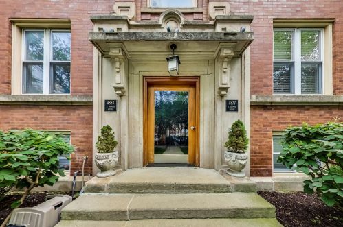 4883 Kenmore Ave, Chicago, IL 60640-3739