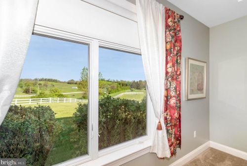 253 Bonnybrook Rd, Carlisle PA 17013-4214 exterior