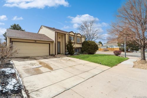 903 Uravan St, Denver, CO 80017-3326