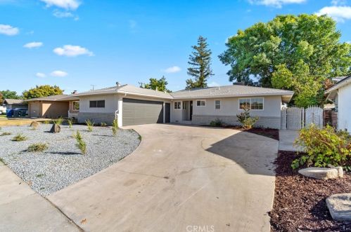 4018 Garland Ave, Fresno, CA 93726-6054
