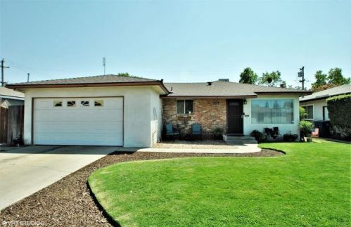 558 Scott Ave, Clovis, CA 93612-2627