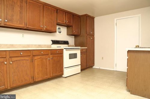 445 Vine St, Lancaster PA  17603-5241 exterior