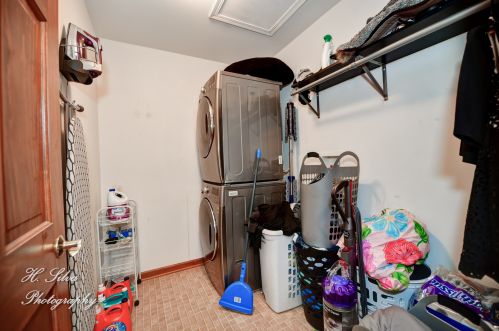 708 Bay Shore Dr, Pingree Grove IL  60140-9144 exterior