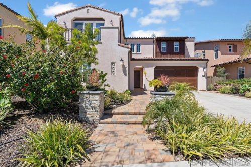 7290 Sitio Lima, Carlsbad, CA 92009-8484