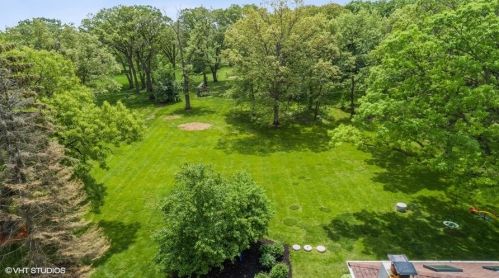 70 Horseshoe Ln, Lemont IL  60439-9118 exterior