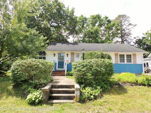 152 Ocean Ave, Island Heights, NJ 08732-7842