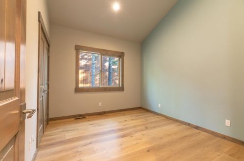 11102 Sitzmark Way, Truckee CA  96161-6131 exterior