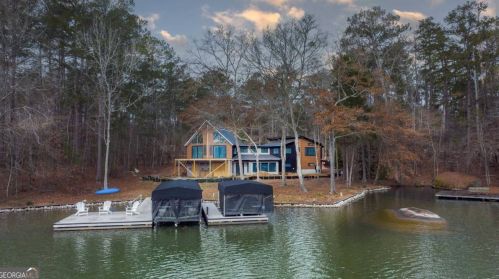 1061 White Oak Dr, White Plains, GA 30678-2868
