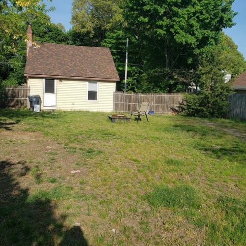 85 Abbott Ave, Warwick, RI 02886-8903