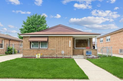 12836 Muskegon Ave, Chicago, IL 60633-1243