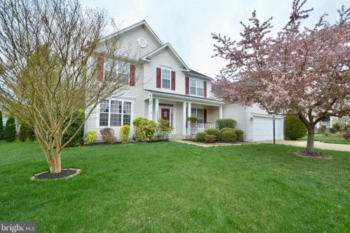 12251 Scarlet Maple Dr, Gainesville, VA 20155-3875