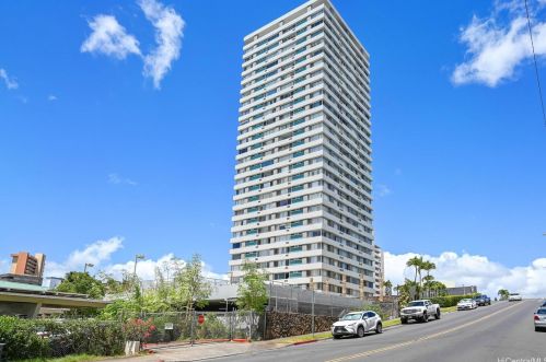 2888 Ala Ilima St, Honolulu HI  96818-5220 exterior