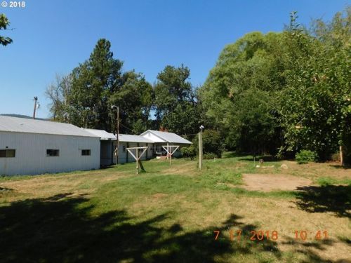 47284 Steele Hill Rd, Halfway OR  97834-8041 exterior