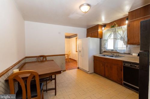 426 Holiday Dr, Aberdeen MD  21001-1813 exterior