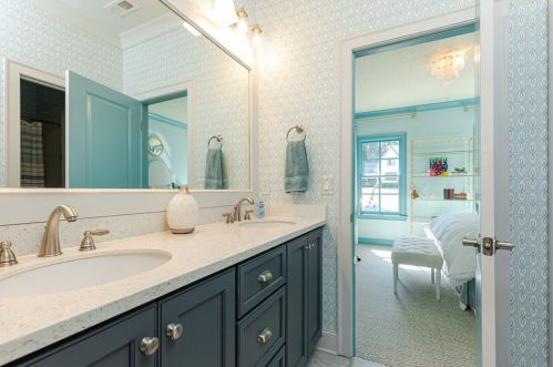 6470 Long Is Dr, Atlanta GA  30328-3043 exterior