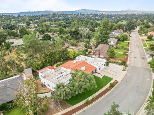 644 Mariposa Dr, Redlands CA  92373-7354 exterior