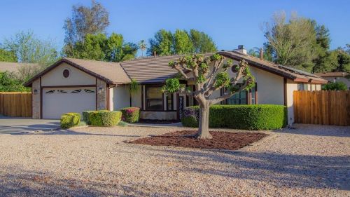 25273 Kerri Ln, Ramona, CA 92065-4744