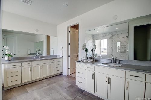 27701 Lakeview Dr, Aurora CO 80016 exterior