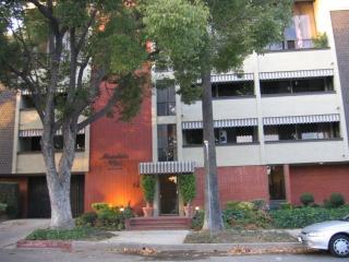 125 Mountain St, Glendale CA  91202-1911 exterior