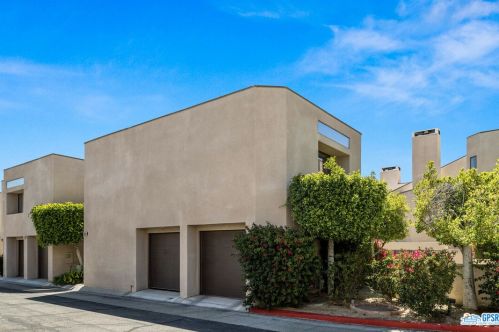 929 Village Sq, Palm Springs, CA 92262-7595