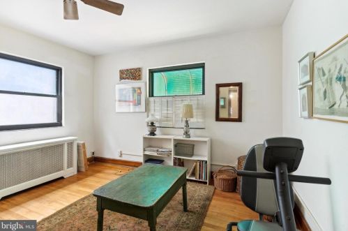 1204 10th St, Philadelphia PA 19147-5040 exterior