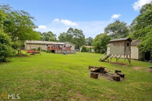 35 Carriage Trce, Stockbridge GA  30281-1328 exterior