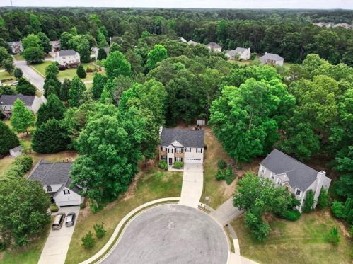 939 Park Place Dr, Loganville, GA 30052-7373