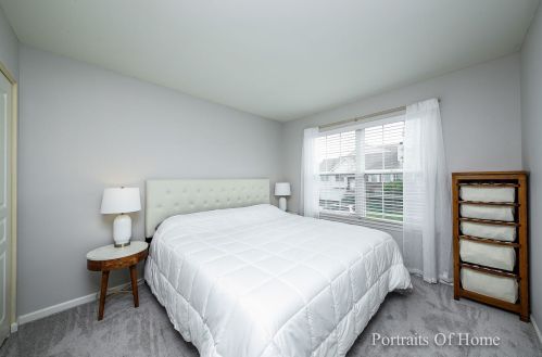 941 Emerald Dr, Pingree Grove IL  60140-9112 exterior