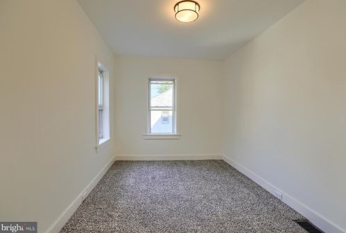 429 Pine St, Lancaster PA  17603-3355 exterior