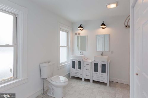 535 Strawberry St, Lancaster PA  17602-4466 exterior