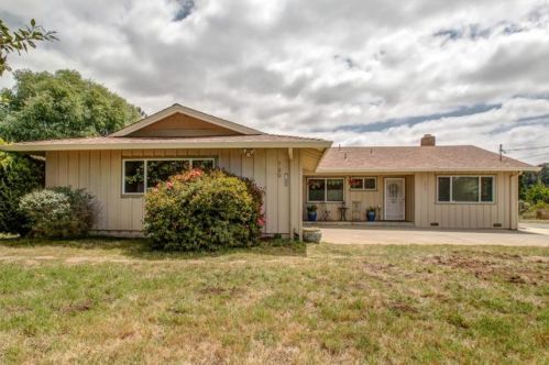 780 Amesti Rd, Watsonville, CA 95076-0704