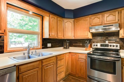 207 County Rd F, Saint Paul MN  55110-3845 exterior