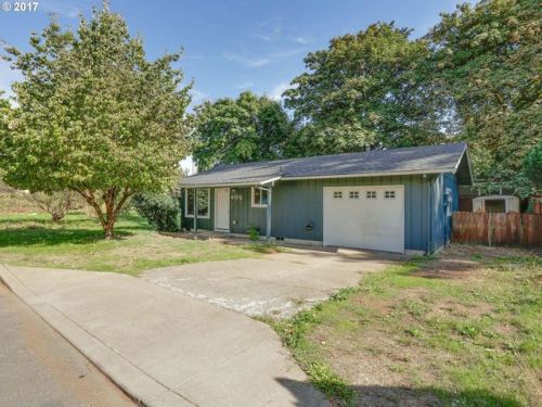 402 Ivy Rd, Estacada, OR 97023-9003
