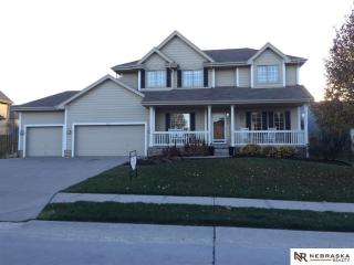 1811 Ridgewood Dr, Omaha, NE 68133-2556