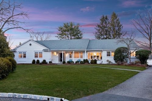 18 Capron Ln, Montclair, NJ 07043-2501