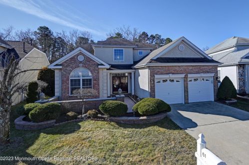 61 Pebble Beach Blvd, Jackson Twp, NJ 08527-4053