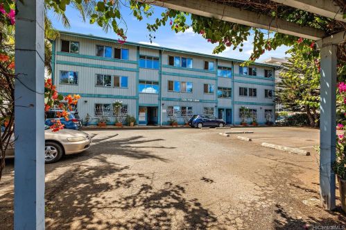 1120 Pua Ln, Honolulu, HI 96817-3800
