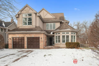 1063 Ash St, Northfield, IL 60093-2156