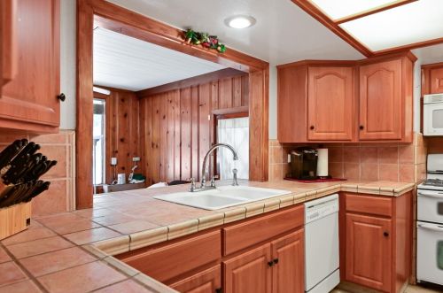 1432 Marshall St, Turlock CA 95380-4133 exterior