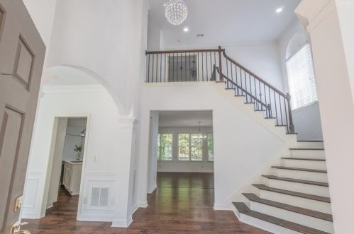 6675 River Crest Pt, Suwanee, GA 30024-4220